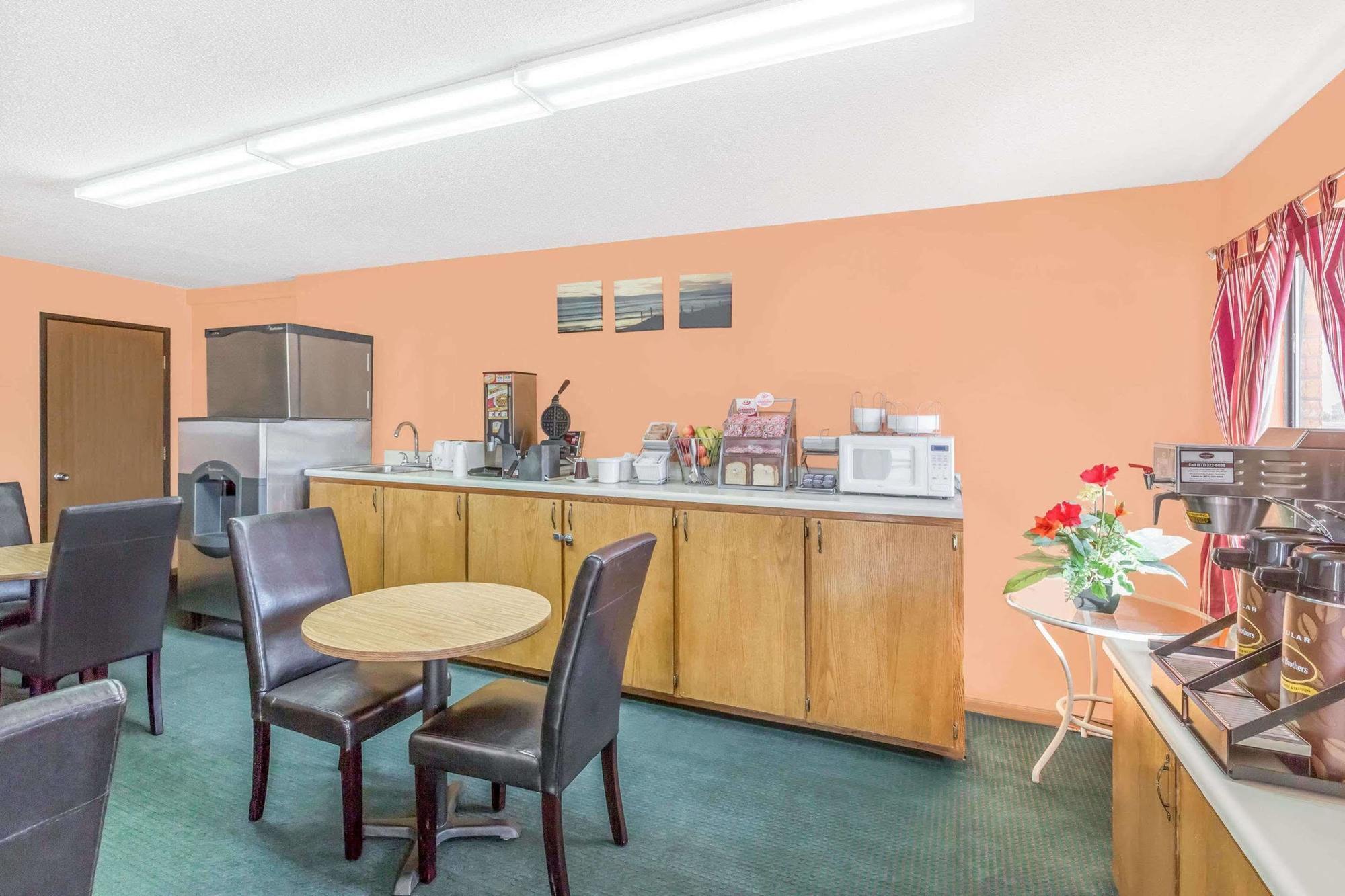 Budgetel Inn & Suites Butler Exteriér fotografie